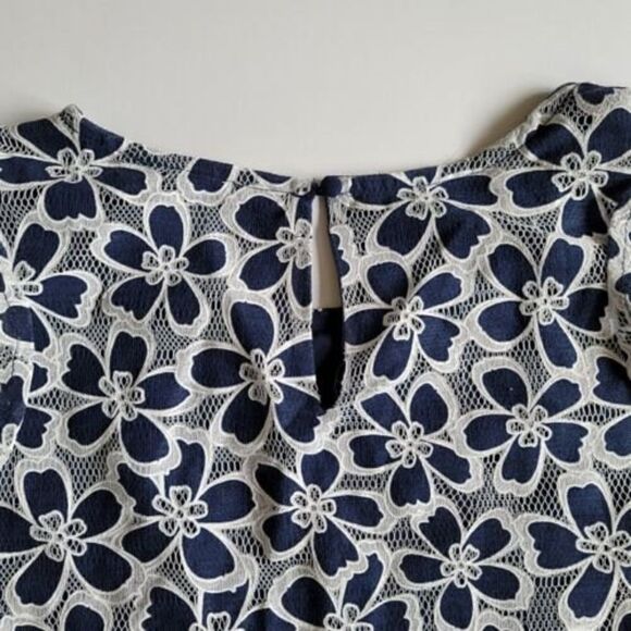 Blu Pepper Plus Blue Blouse with White Floral Lace Cold Shoulder Sleeve Size 1XL - Picture 8 of 10